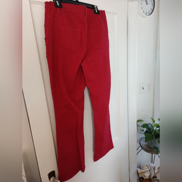 NWT DG2 RED STUDDED BOOT CUT JEANS 12 - Picture 2 of 7